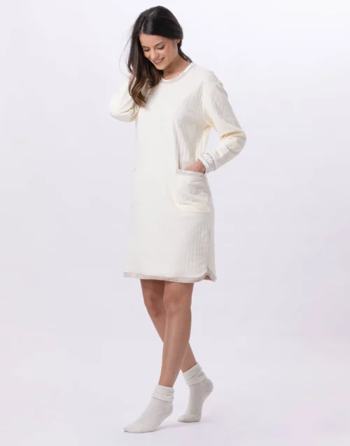 Chemise De Nuit En Coton Matelassé PILLOW 801 Ecru 10 Chemise De Nuit En Coton Matelassé PILLOW 801 Ecru -Pyjama Chic Femme Magasin chemise de nuit en coton matelasse pillow 801 ecru 3