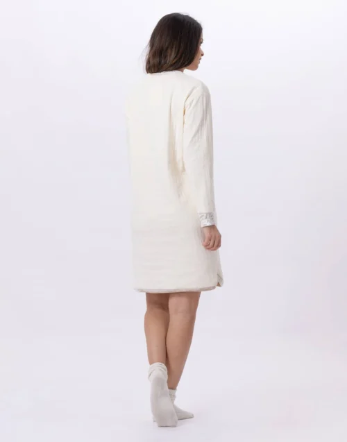Chemise De Nuit En Coton Matelassé PILLOW 801 Ecru 11 Chemise De Nuit En Coton Matelassé PILLOW 801 Ecru -Pyjama Chic Femme Magasin chemise de nuit en coton matelasse pillow 801 ecru 4