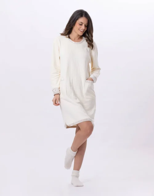Chemise De Nuit En Coton Matelassé PILLOW 801 Ecru 12 Chemise De Nuit En Coton Matelassé PILLOW 801 Ecru -Pyjama Chic Femme Magasin chemise de nuit en coton matelasse pillow 801 ecru 5