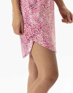 Chemise De Nuit Imprimée En Viscose élasthanne VICTORIA 701 Fraise 9 Chemise De Nuit Imprimée En Viscose élasthanne VICTORIA 701 Fraise -Pyjama Chic Femme Magasin chemise de nuit imprimee en viscose elasthanne victoria 701 fraise 2