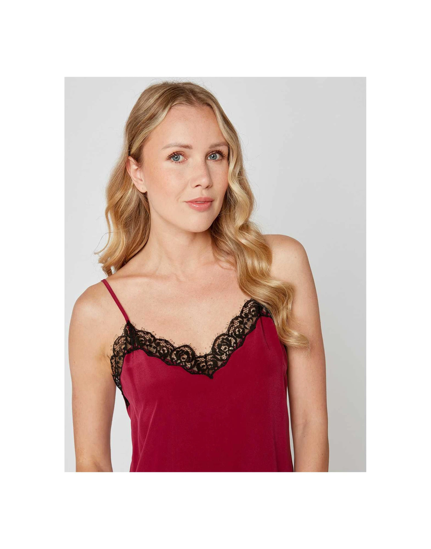 Nuisette Soie 203 Raisin 1 Nuisette Soie 203 Raisin