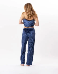 Pantalon En Panne De Velours PLATINE 880 Bleu 18 Pantalon En Panne De Velours PLATINE 880 Bleu -Pyjama Chic Femme Magasin pantalon en panne de velours platine 880 bleu 8
