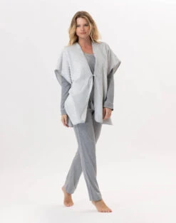 Poncho En Peluche Flanelle ESSENTIEL H56RL Brume