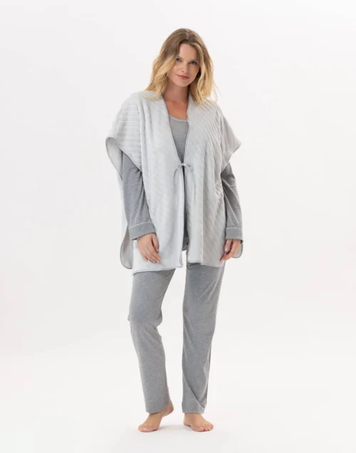 Poncho En Peluche Flanelle ESSENTIEL H56RL Brume -Pyjama Chic Femme Magasin poncho en peluche flanelle essentiel h56rl brume 3