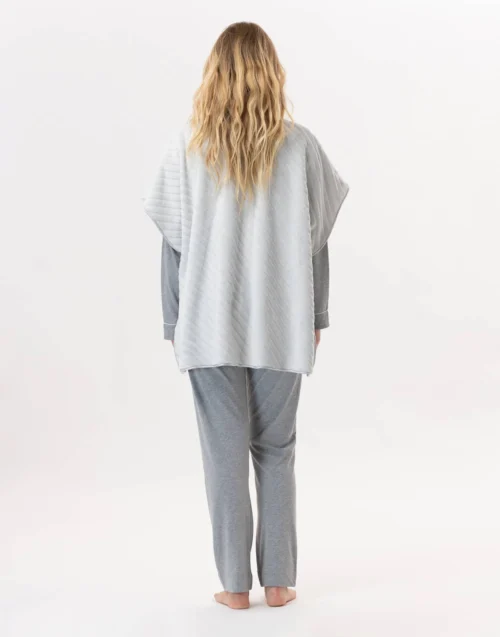 Poncho En Peluche Flanelle ESSENTIEL H56RL Brume -Pyjama Chic Femme Magasin poncho en peluche flanelle essentiel h56rl brume 4