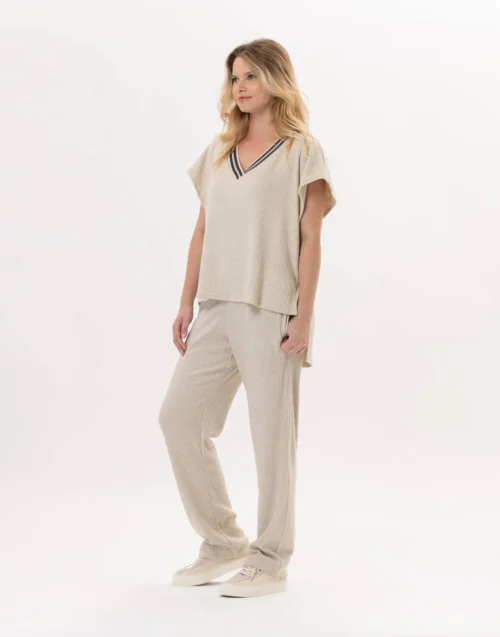 Poncho Pull En Maille Tricot ESMEE 831 Beige 11 Poncho Pull En Maille Tricot ESMEE 831 Beige -Pyjama Chic Femme Magasin poncho pull en maille tricot esmee 831 beige 4