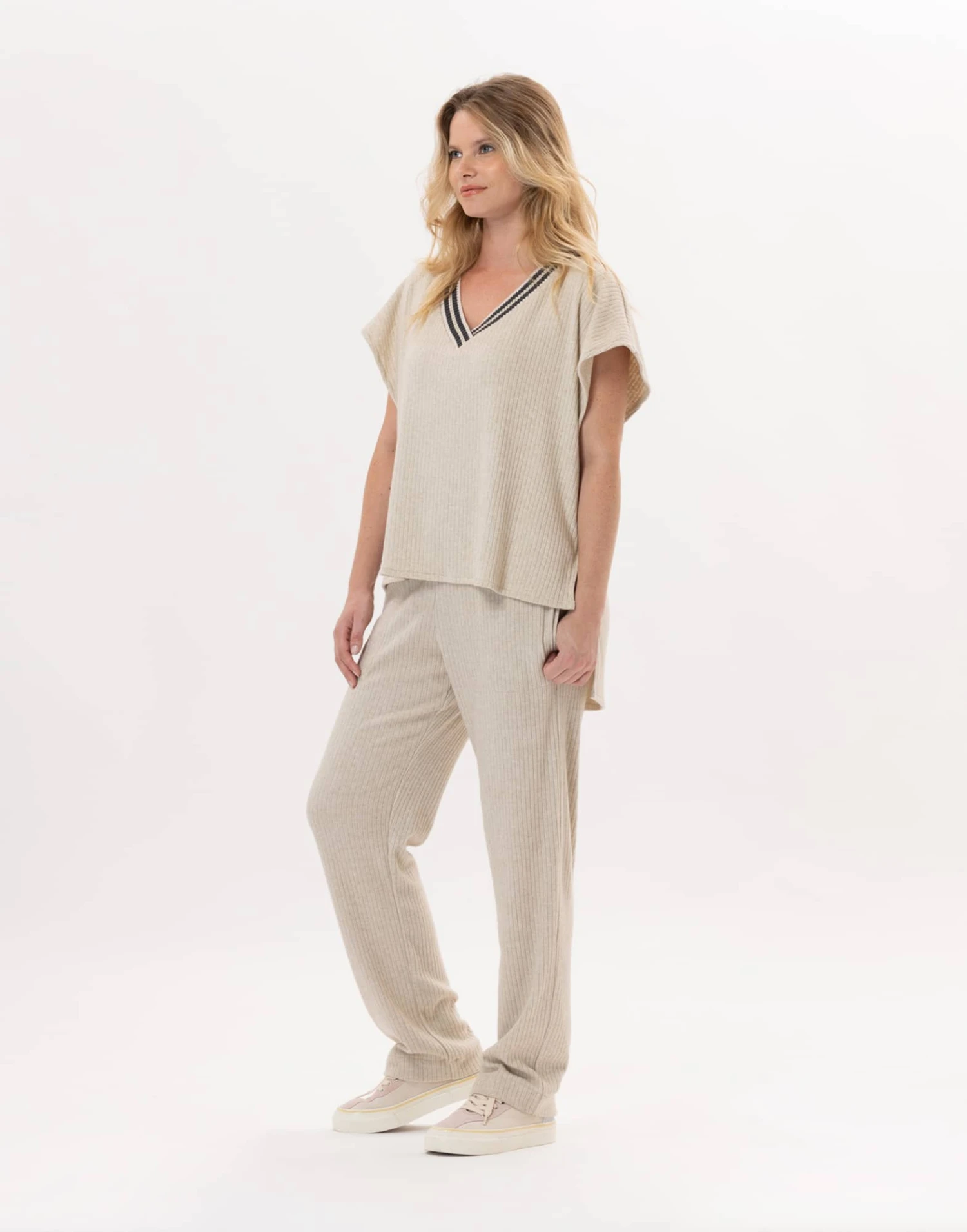 Poncho Pull En Maille Tricot ESMEE 831 Beige 5 Poncho Pull En Maille Tricot ESMEE 831 Beige – Image 5