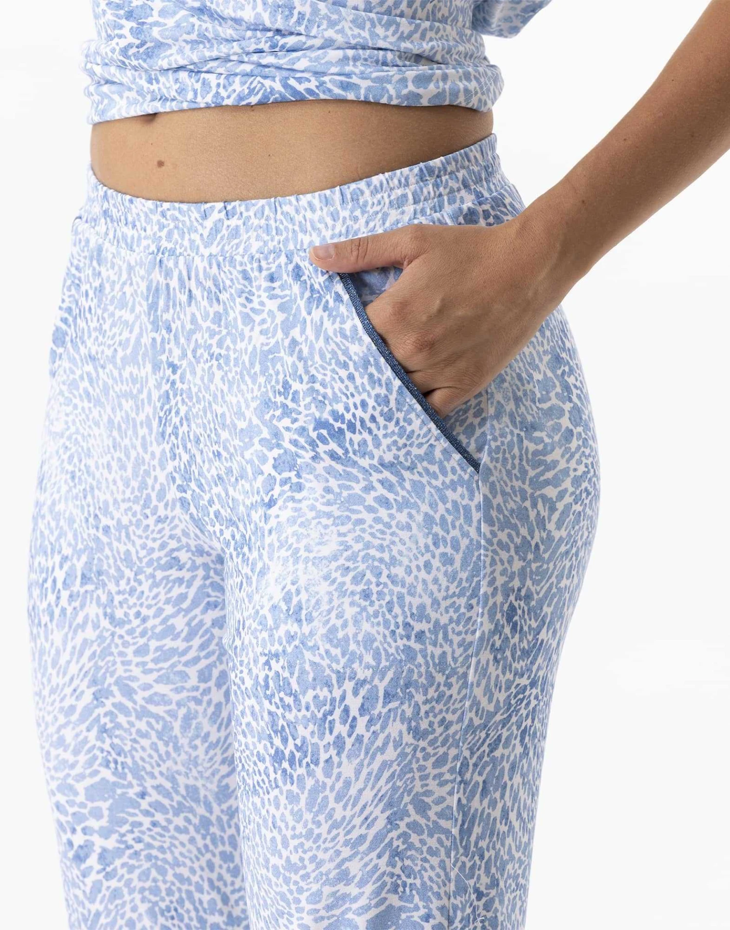 Pyjama 7/8° Imprimé En Viscose élasthanne VICTORIA 702 Ciel 4 Pyjama 7/8° Imprimé En Viscose élasthanne VICTORIA 702 Ciel – Image 4