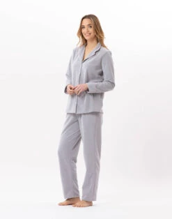 Pyjama Boutonné En Micropolaire DOUCE 806 Gris Chine 13 Pyjama Boutonné En Micropolaire DOUCE 806 Gris Chine -Pyjama Chic Femme Magasin pyjama boutonne en micropolaire douce 806 gris chine 5