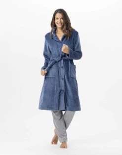 Robe De Chambre En Peluche Flanelle ESSENTIEL H51B Prusse 8 Robe De Chambre En Peluche Flanelle ESSENTIEL H51B Prusse -Pyjama Chic Femme Magasin robe de chambre en peluche flanelle essentiel h51b prusse 2