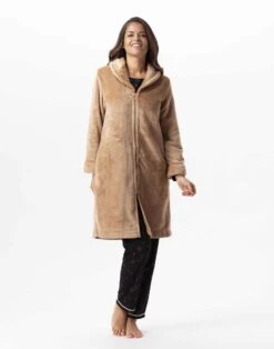 Robe De Chambre En Peluche Flanelle ESSENTIEL H56B Doré -Pyjama Chic Femme Magasin robe de chambre en peluche flanelle essentiel h56b dore 2