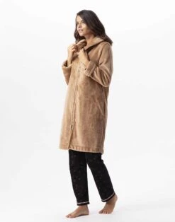 Robe De Chambre En Peluche Flanelle ESSENTIEL H56B Doré -Pyjama Chic Femme Magasin robe de chambre en peluche flanelle essentiel h56b dore 3