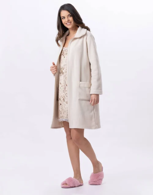 Robe De Chambre Zippée En Polaire ESSENTIEL H54A Beige 11 Robe De Chambre Zippée En Polaire ESSENTIEL H54A Beige -Pyjama Chic Femme Magasin robe de chambre zippee en polaire essentiel h54a beige 4