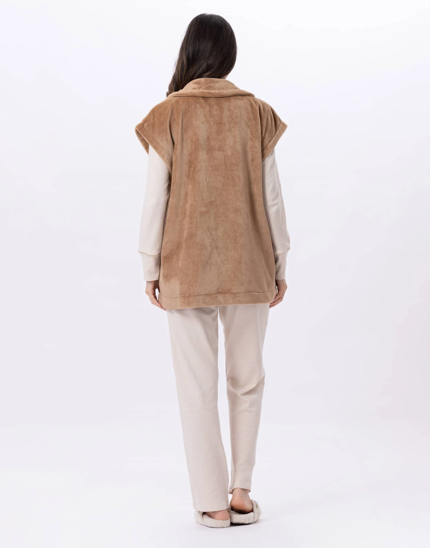 Veste En Peluche Flanelle ESSENTIEL 876 Doré 5 Veste En Peluche Flanelle ESSENTIEL 876 Doré – Image 5