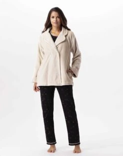 Veste En Peluche Flanelle ESSENTIEL H77A Coquille 10 Veste En Peluche Flanelle ESSENTIEL H77A Coquille -Pyjama Chic Femme Magasin veste en peluche flanelle essentiel h77a coquille 3