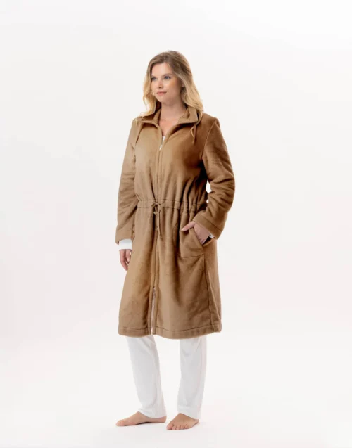 Veste Zippée En Peluche Flanelle ESSENTIEL 853 Doré 7 Veste Zippée En Peluche Flanelle ESSENTIEL 853 Doré -Pyjama Chic Femme Magasin veste zippee en peluche flanelle essentiel 853 dore 2