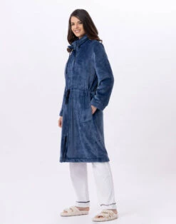 Veste Zippée En Peluche Flanelle ESSENTIEL 853 Prusse -Pyjama Chic Femme Magasin veste zippee en peluche flanelle essentiel 853 prusse 3